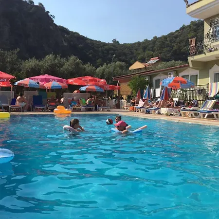 Taner Hotel 3*