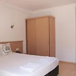 Отель Taner