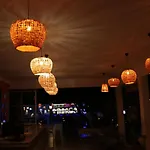 Отель Taner