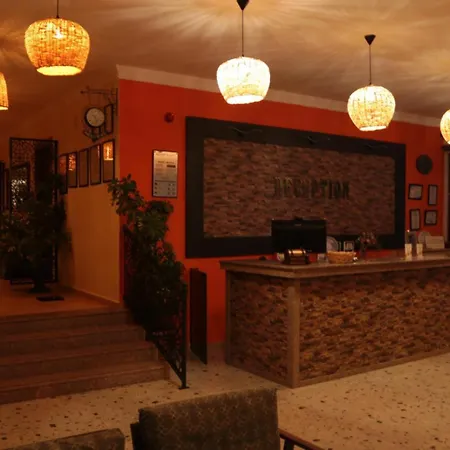 Taner Hotell 3*